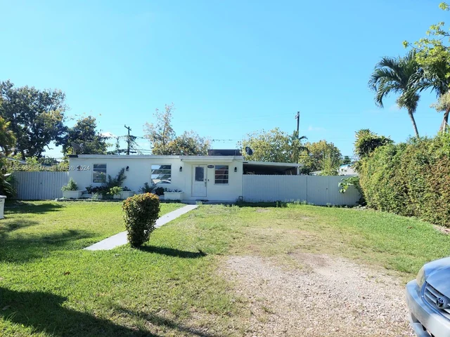 9860 SW 48th St, Miami FL 33165
