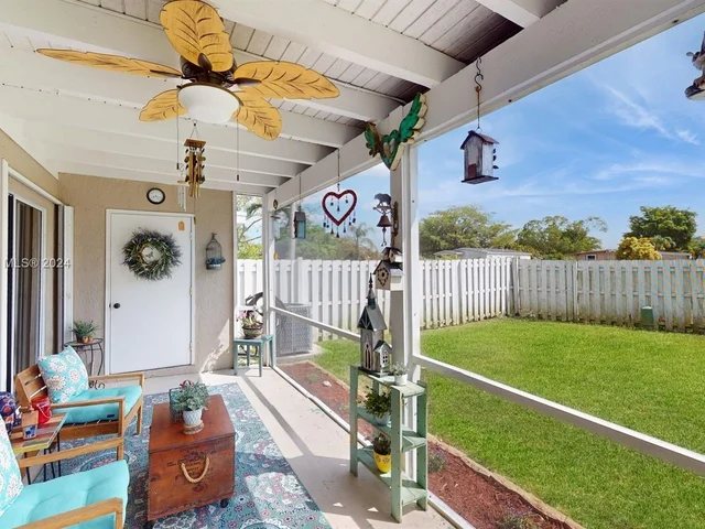 11170 SW 11th Pl, Davie FL 33324