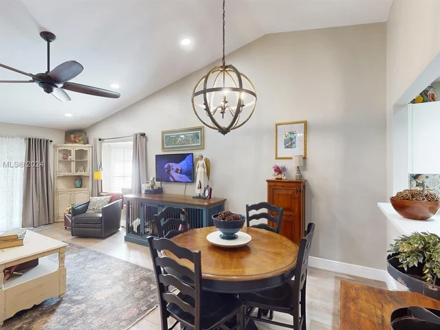 11170 SW 11th Pl, Davie FL 33324