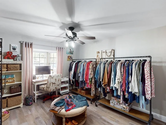 11170 SW 11th Pl, Davie FL 33324