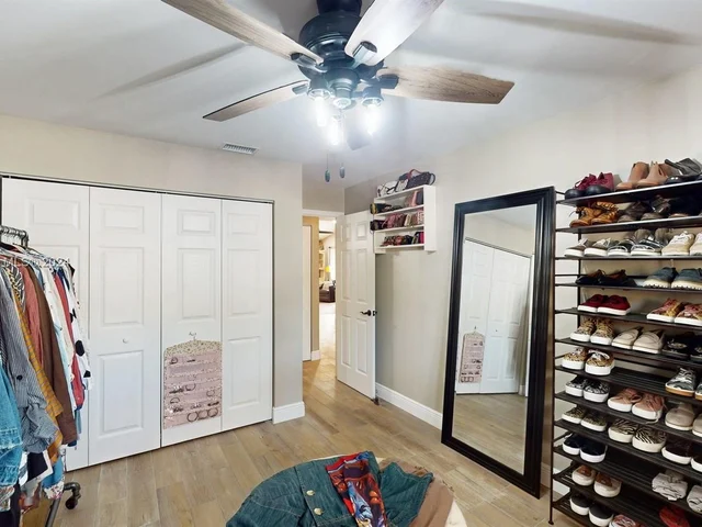 11170 SW 11th Pl, Davie FL 33324