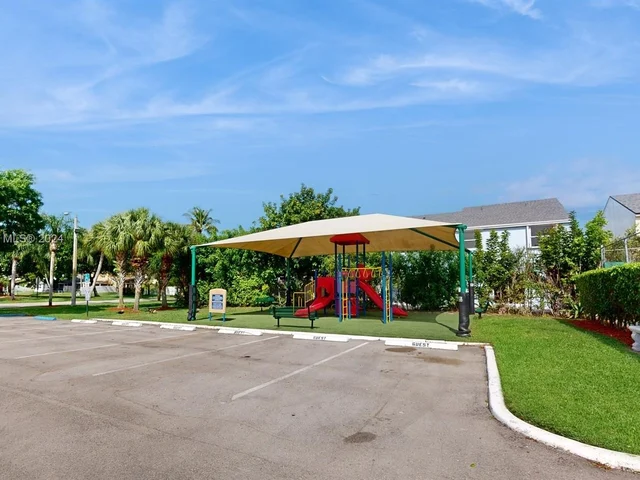 11170 SW 11th Pl, Davie FL 33324