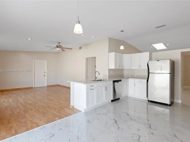 500 NE 195th St, Miami FL 33179