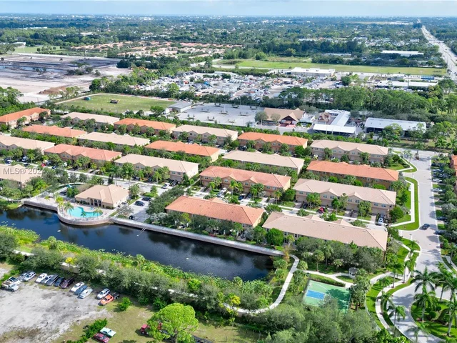 5919 Monterra Club Dr, Lake Worth FL 33463