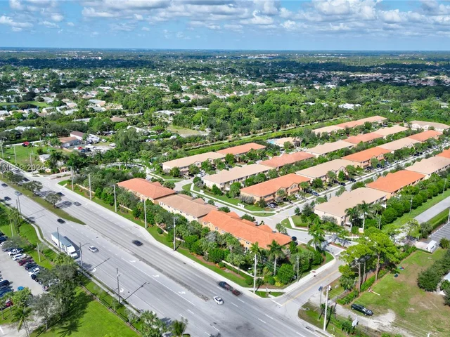 5919 Monterra Club Dr, Lake Worth FL 33463
