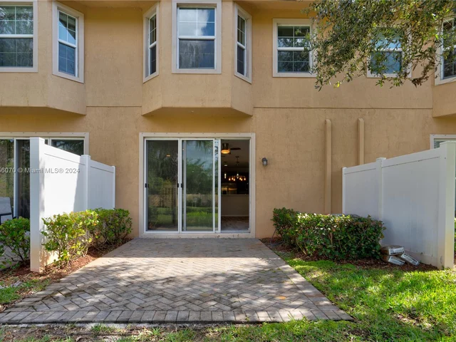 5919 Monterra Club Dr, Lake Worth FL 33463