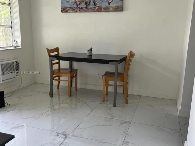 1134 NE 1st Ave # 2, Fort Lauderdale FL 33304