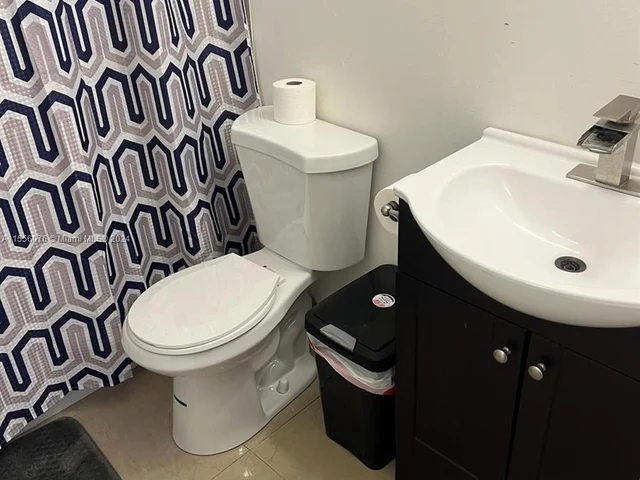 1134 NE 1st Ave # 2, Fort Lauderdale FL 33304