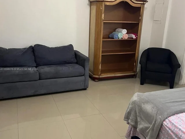 1134 NE 1st Ave # 2, Fort Lauderdale FL 33304