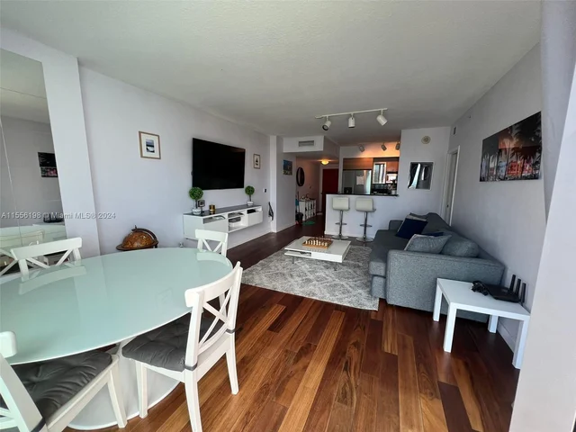 325 S Biscayne Blvd # 3017, Miami FL 33131