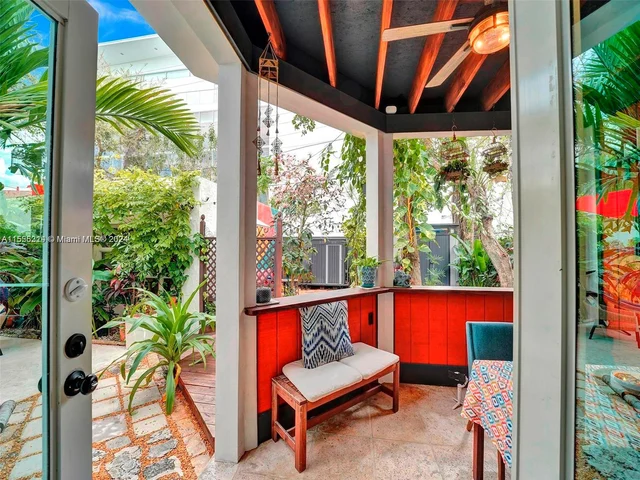 18 NE 42nd St, Miami FL 33137