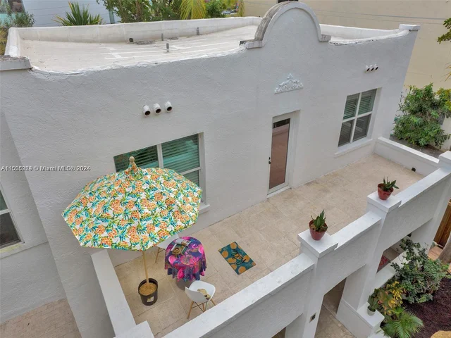 18 NE 42nd St, Miami FL 33137