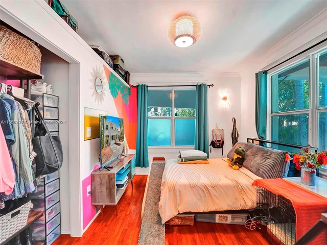 18 NE 42nd St, Miami FL 33137