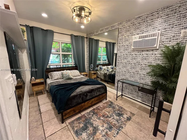 18 NE 42nd St, Miami FL 33137