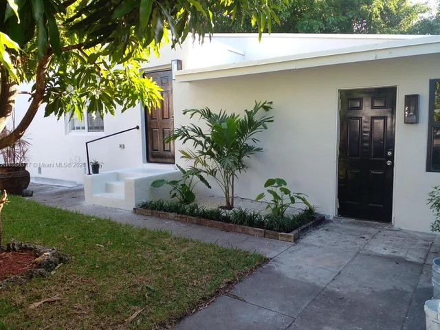 1023 SW 12th Ct # B, Miami FL 33135