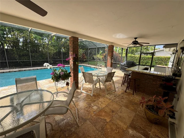 8500 SW 86th Ct, Miami FL 33143