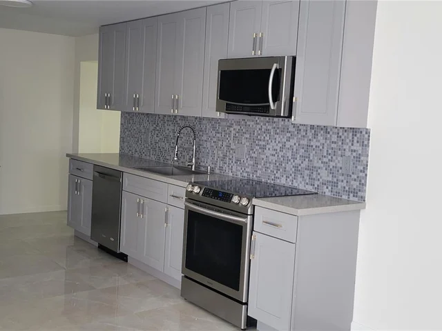 5321 NW 12th Ct, Lauderhill FL 33313