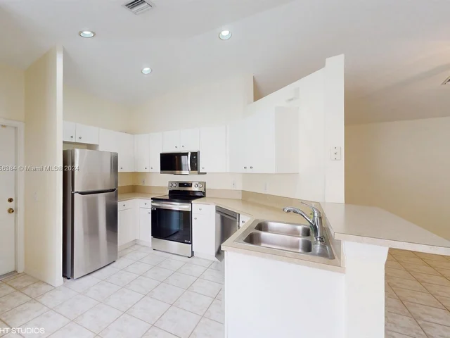 1994 Pisces Ter, Weston FL 33327