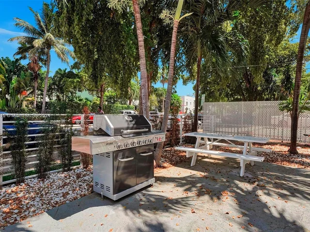 1000 7th St # 6, Miami Beach FL 33139