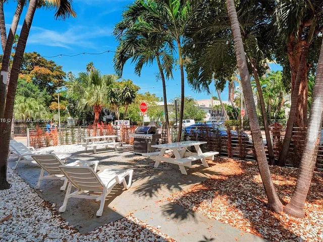 1000 7th St # 6, Miami Beach FL 33139