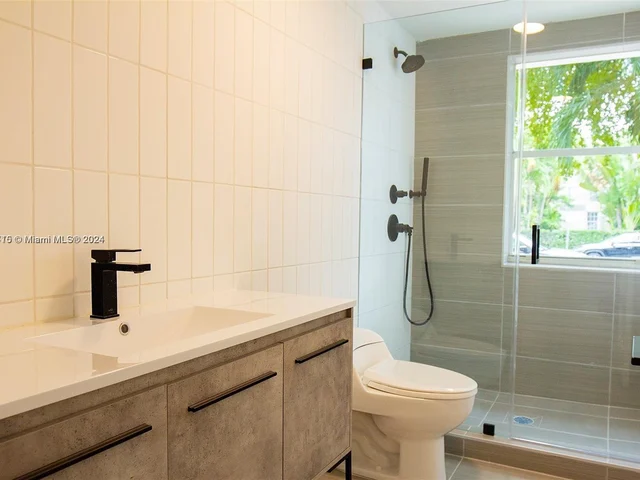 1000 7th St # 6, Miami Beach FL 33139