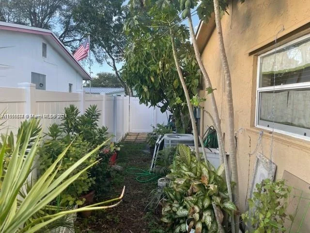 9240 SW 56th St, Cooper City FL 33328