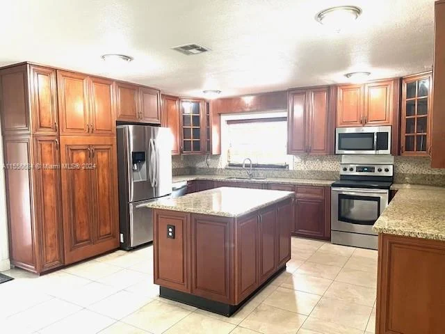 9240 SW 56th St, Cooper City FL 33328