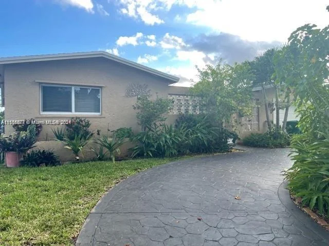 9240 SW 56th St, Cooper City FL 33328