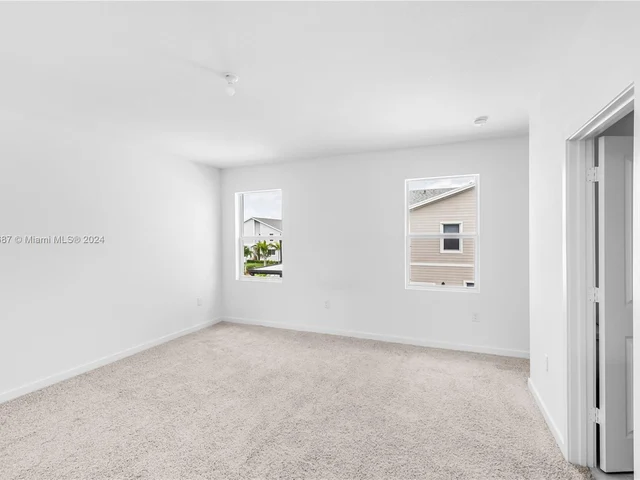 903 SE 19th St, Homestead FL 33034