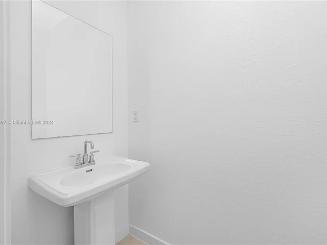 903 SE 19th St, Homestead FL 33034