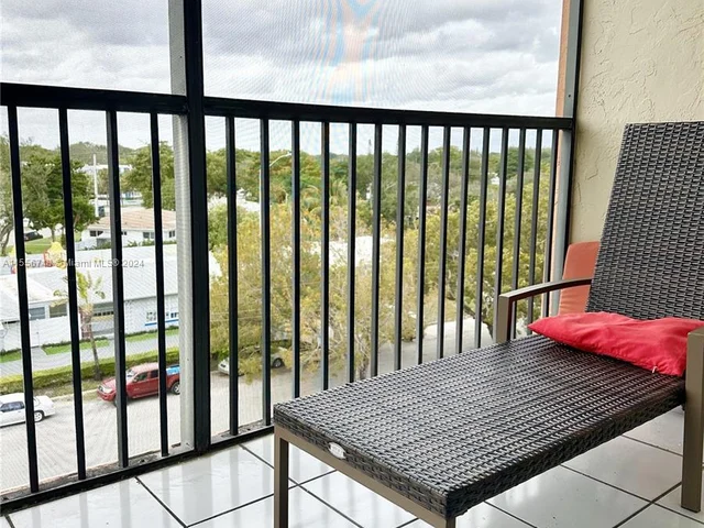 16851 NE 23rd Ave # A611, North Miami Beach FL 33160