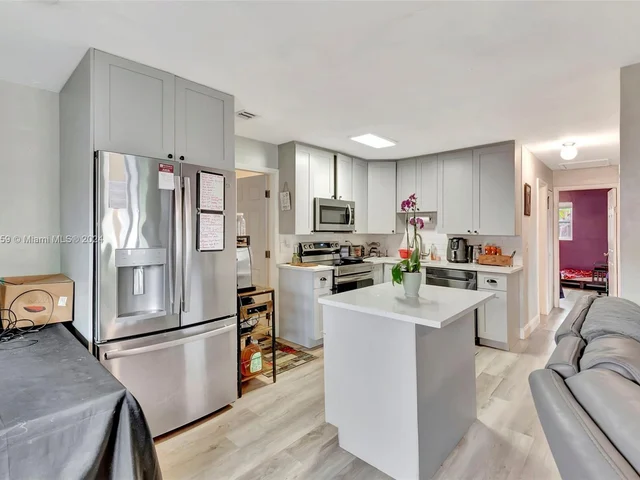 813 SW 11th Ave, Delray Beach FL 33444