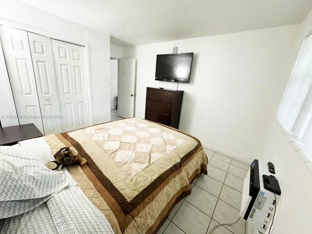 7401 Pines Blvd # 106, Pembroke Pines FL 33024