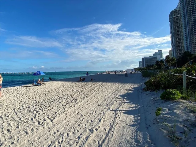 5001 Collins Ave # 12A, Miami Beach FL 33140