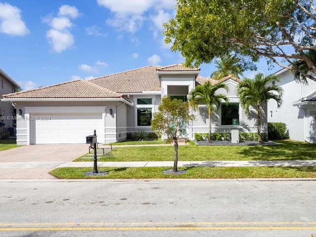 3847 Crestwood Cir, Weston FL 33331