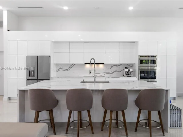 3847 Crestwood Cir, Weston FL 33331