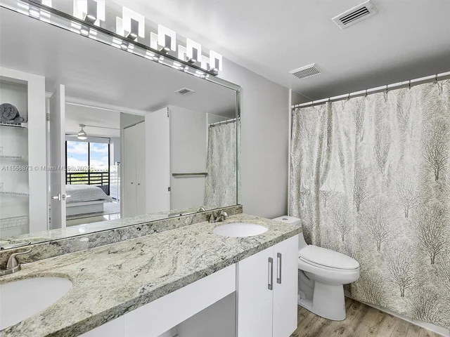 3300 NE 191st St # 701, Aventura FL 33180