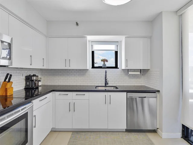 3300 NE 191st St # 701, Aventura FL 33180