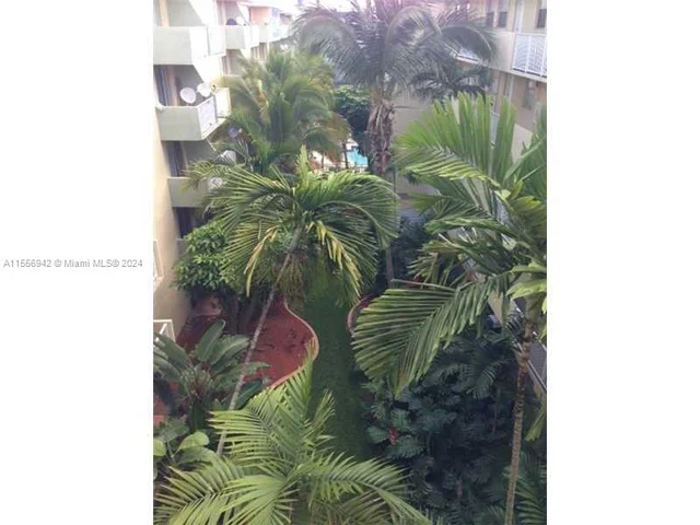 1801 S Treasure Dr # 102, North Bay Village FL 33141