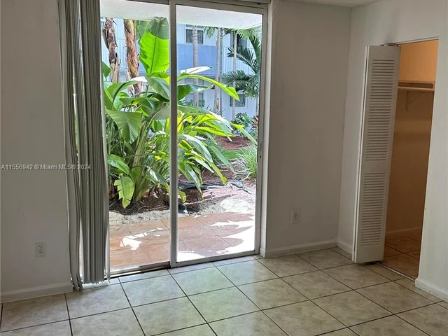 1801 S Treasure Dr # 102, North Bay Village FL 33141