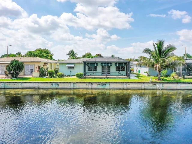 6801 NW 58th Ct, Tamarac FL 33321