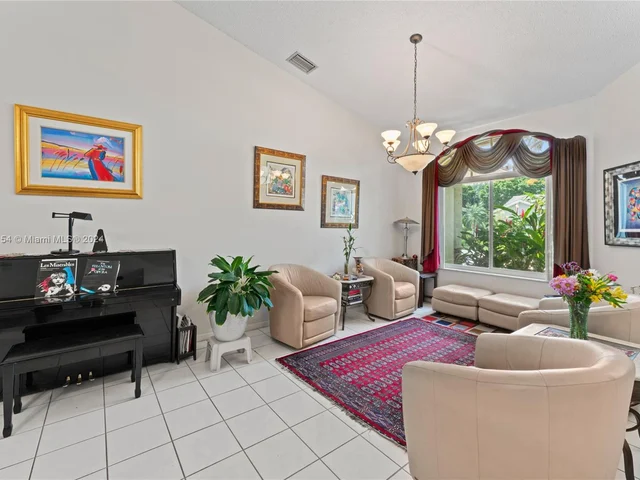 460 NW 110th Ave, Plantation FL 33324