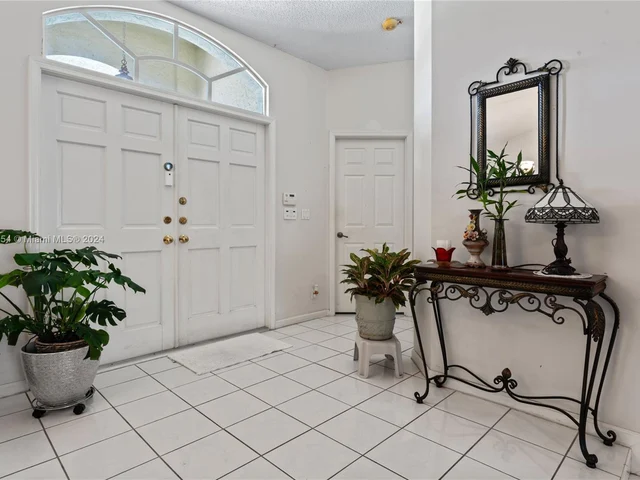 460 NW 110th Ave, Plantation FL 33324