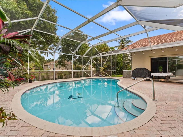 460 NW 110th Ave, Plantation FL 33324