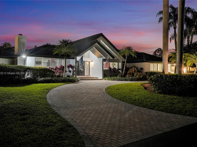 10045 SW 124th St, Miami FL 33176