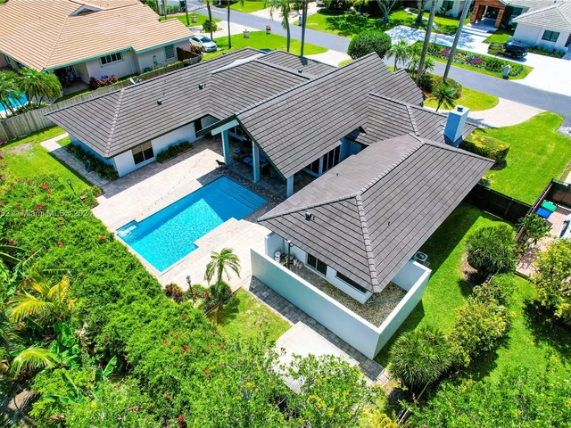 10045 SW 124th St, Miami FL 33176