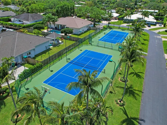 10045 SW 124th St, Miami FL 33176