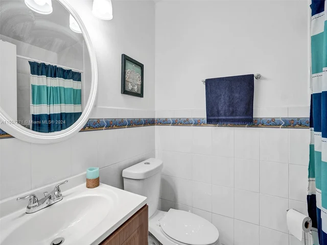 9841 NW 9th Ct, Plantation FL 33324