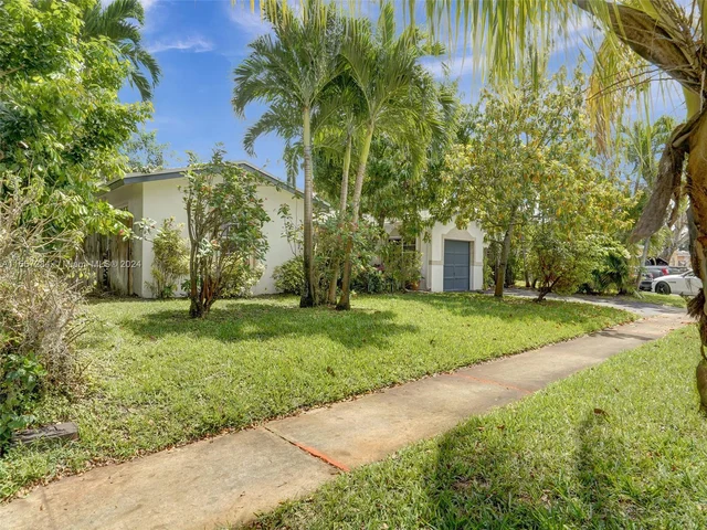 1400 NW 55th Ave, Lauderhill FL 33313