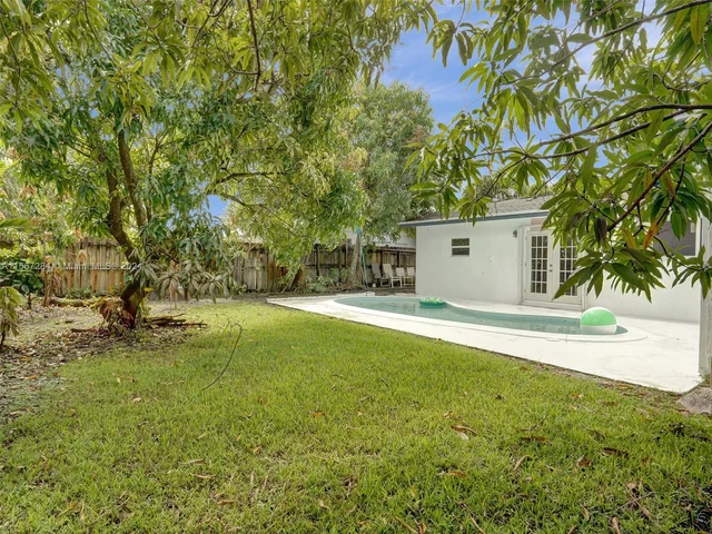 1400 NW 55th Ave, Lauderhill FL 33313